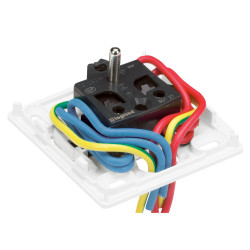 PRISE DE COURANT 2P+T BORNES AUTOMATIQUES APPAREILLAGE SAILLIE COMPOSABLE -BLANC